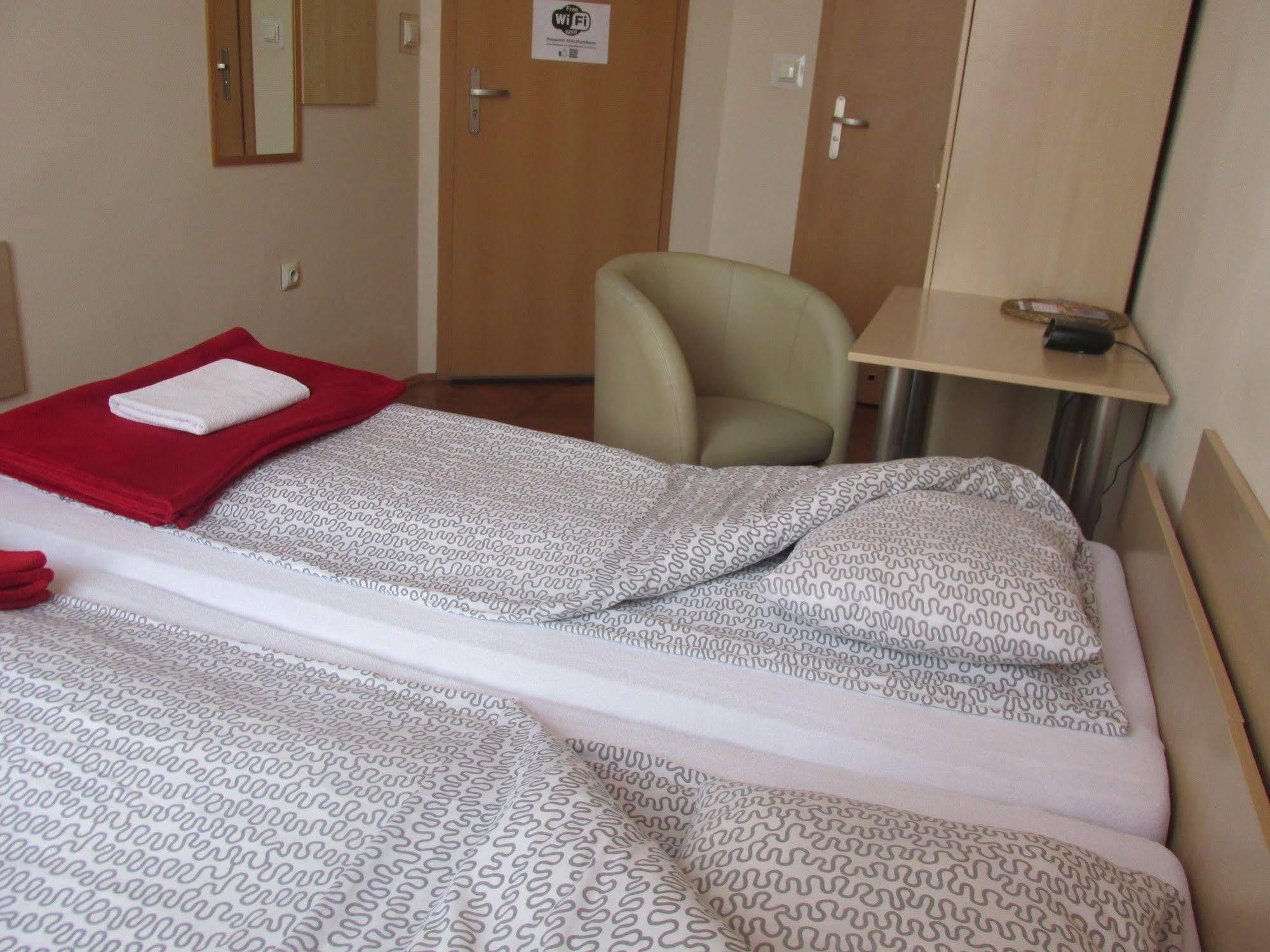 Euro-Room Rooms & Apartments Kraków Zewnętrze zdjęcie
