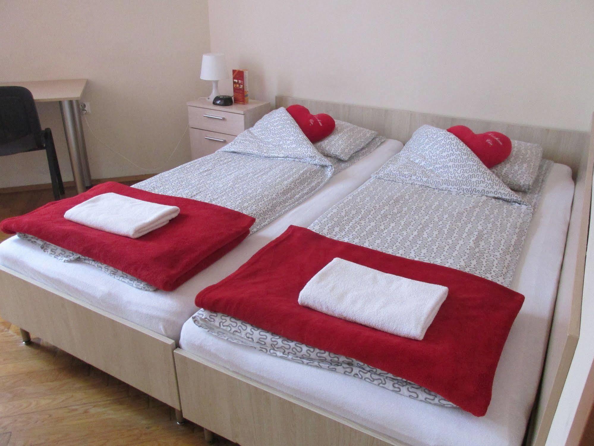 Euro-Room Rooms & Apartments Kraków Zewnętrze zdjęcie