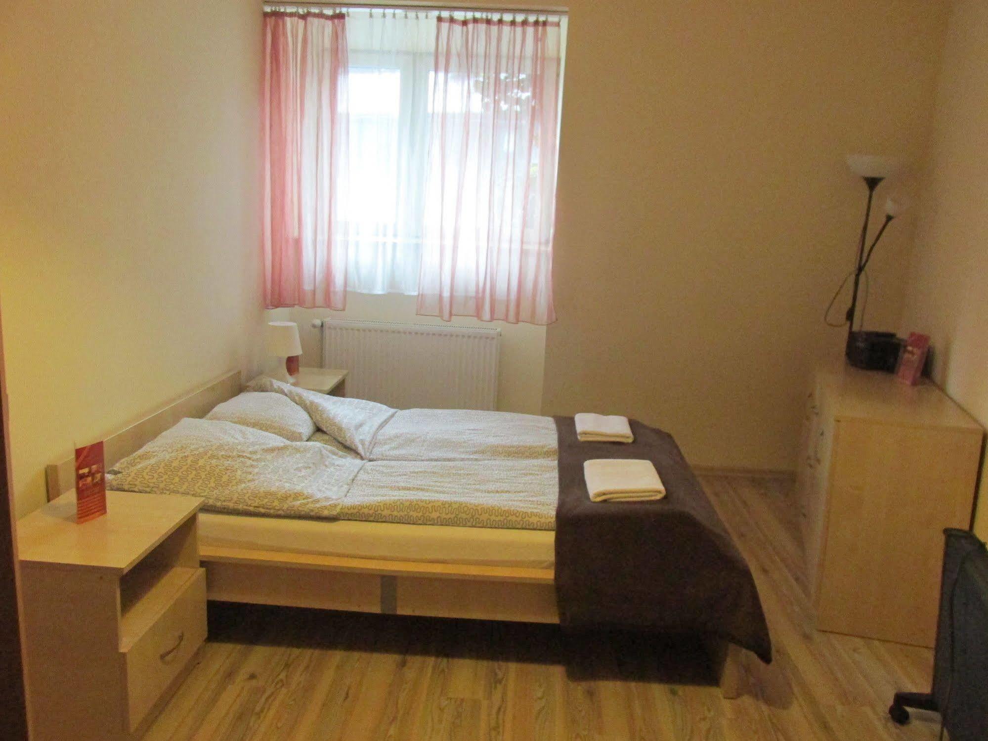 Euro-Room Rooms & Apartments Kraków Zewnętrze zdjęcie
